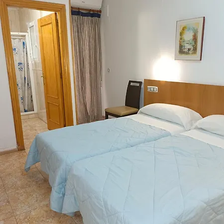 Guest house Gran Via Levante 3*