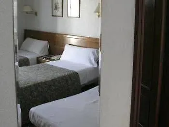 Guest house Gran Via Levante 2*